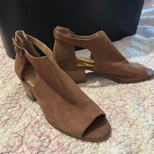Lucky Brand low heal bootie 8.5